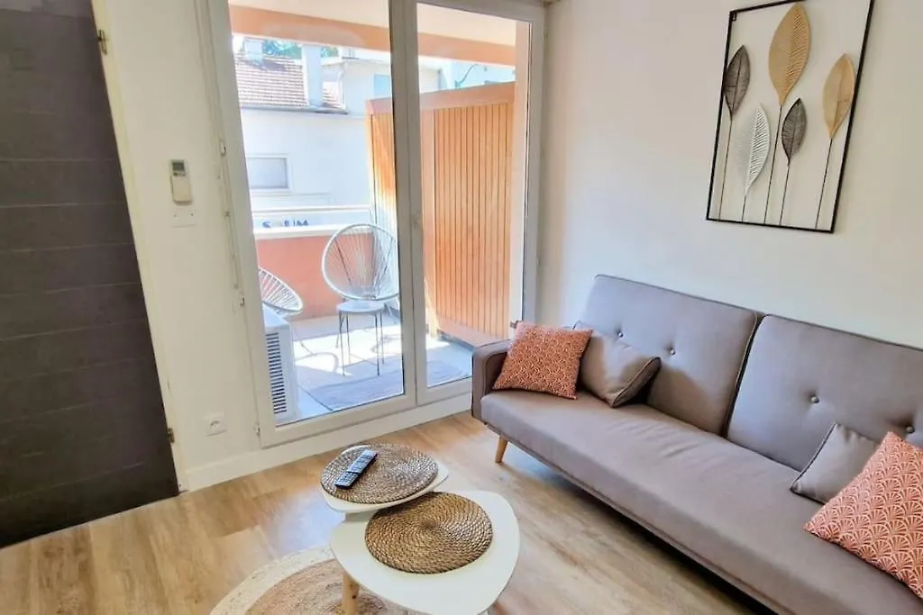 Lourde Center Apartment 3 Bed With Parking Lourdes Frankrike